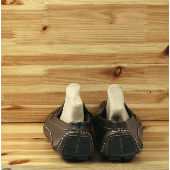 Clarks England Mens Driving Loafer Shoes Brown Leather Moc Toe Slip On Size 9.5M - Picture 2 of 6